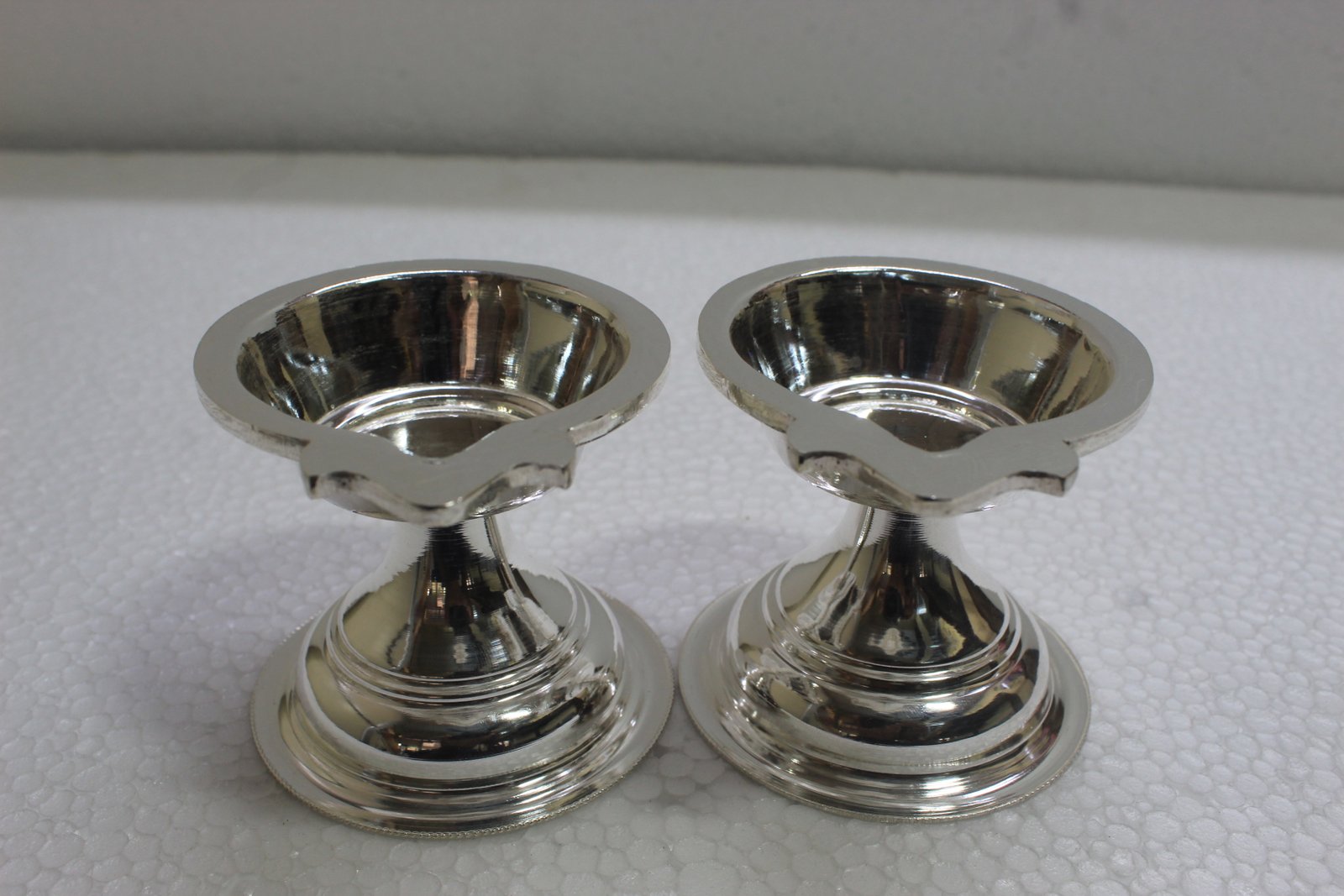Silver Agul Stand Pair